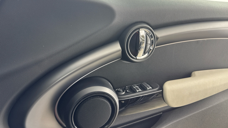 MINI Cooper 1.5 C Classic [Level 2] 3dr Auto Petrol Hatchback